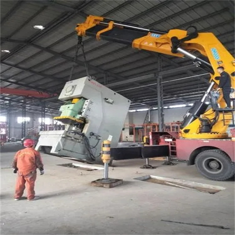 临沂80吨折臂吊车出租附近电话