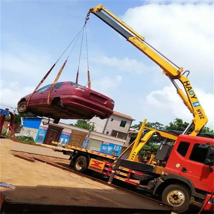 临沂吊车吊汽车的正确方法